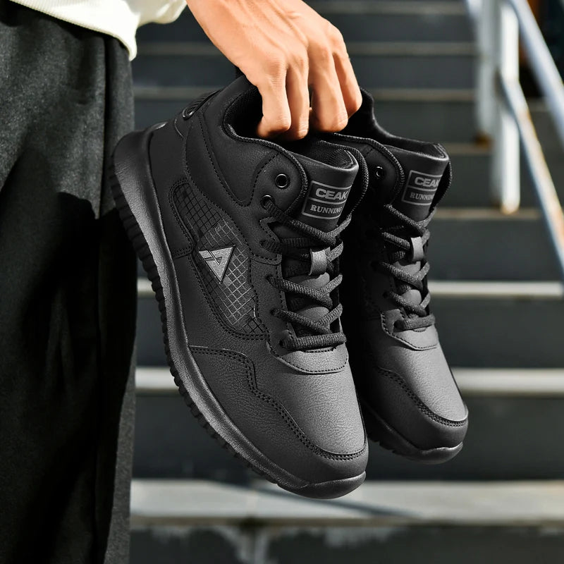 Schwarze Herren-Schnürschuhe im sportlichen Design