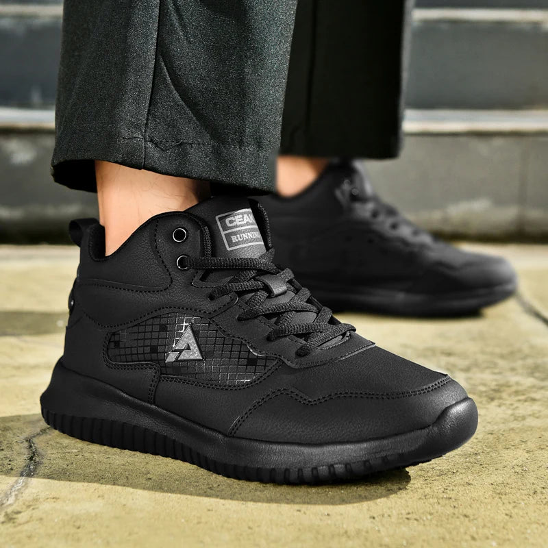 Schwarze Herren-Schnürschuhe im sportlichen Design