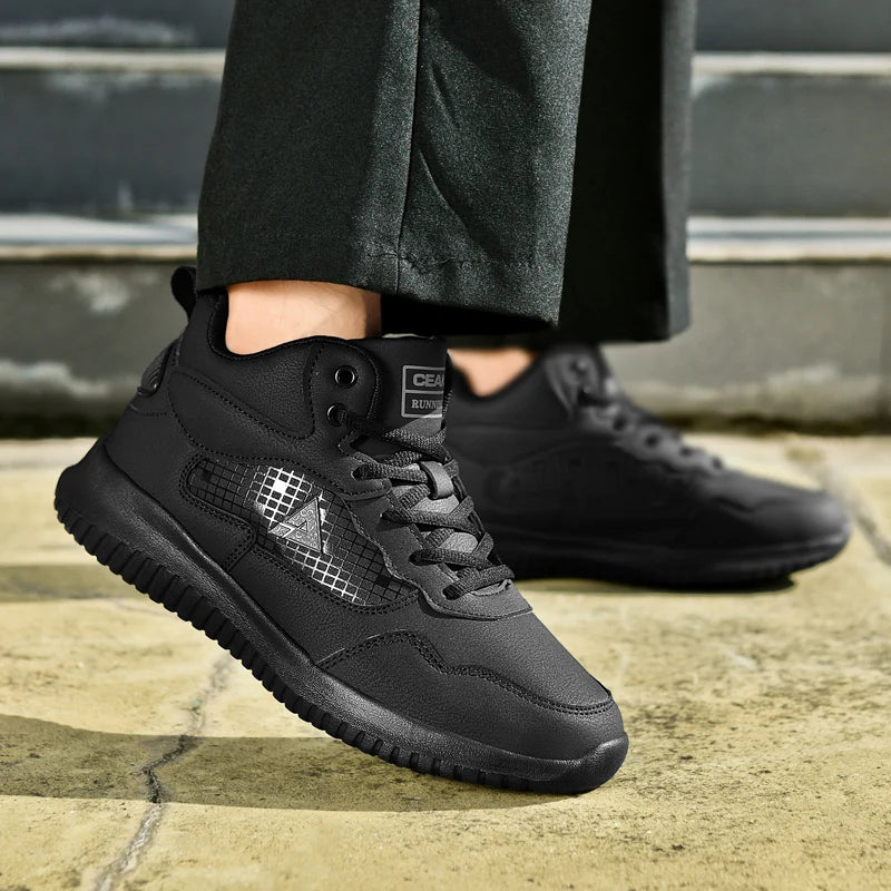 Schwarze Herren-Schnürschuhe im sportlichen Design