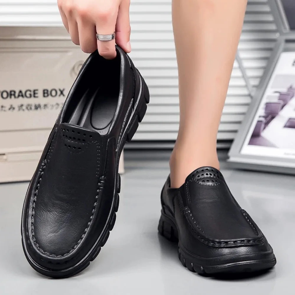 Schwarze Herren-Slipper zum Hineinschlüpfen